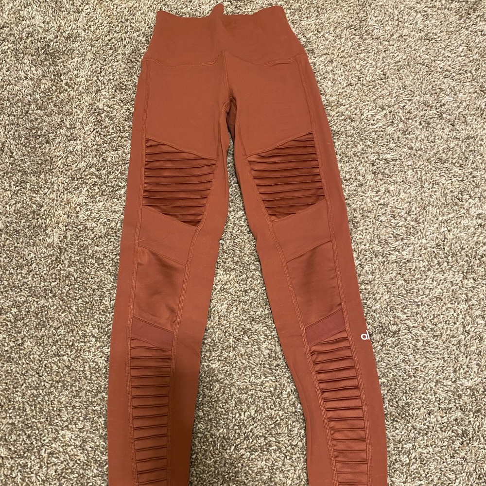Alo Yoga leggings